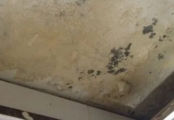 莲湖阳台漏水维修公司分享下莲湖卫生间渗水维修需要注意哪些问题。